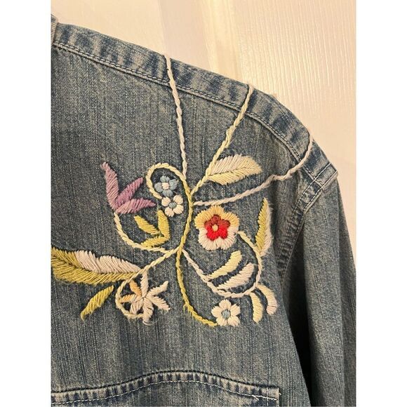 Lauren Jeans Co. Denim Floral Embroidered Button Down Shirt in vintage Wash sz 3 - Picture 3 of 10